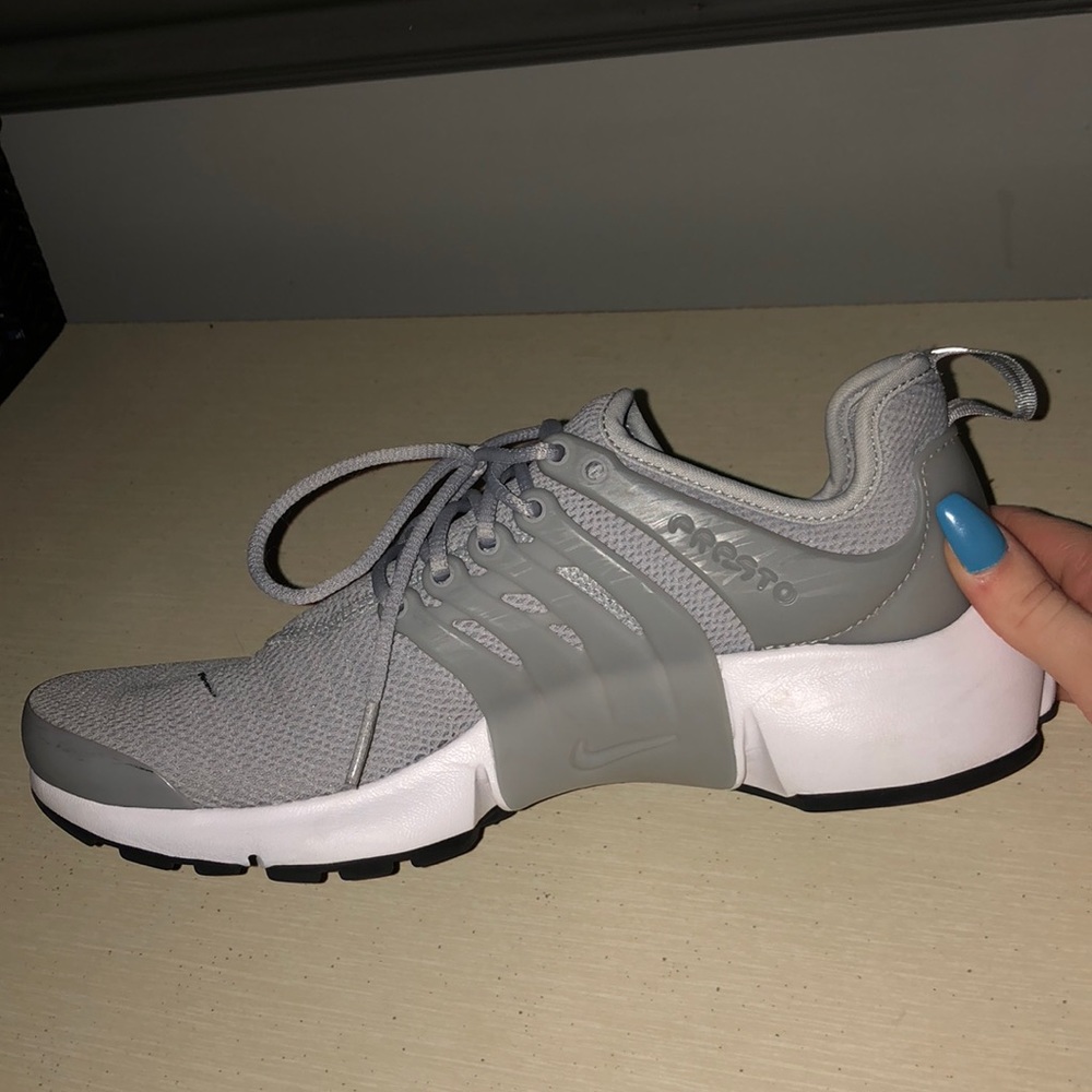 Nike silver air presto tennis shoes